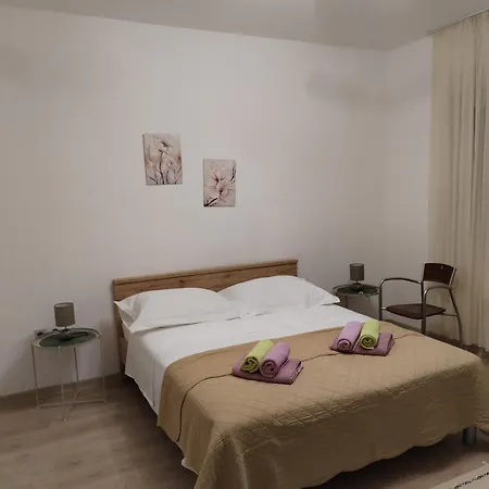 Ledi * Kaštela